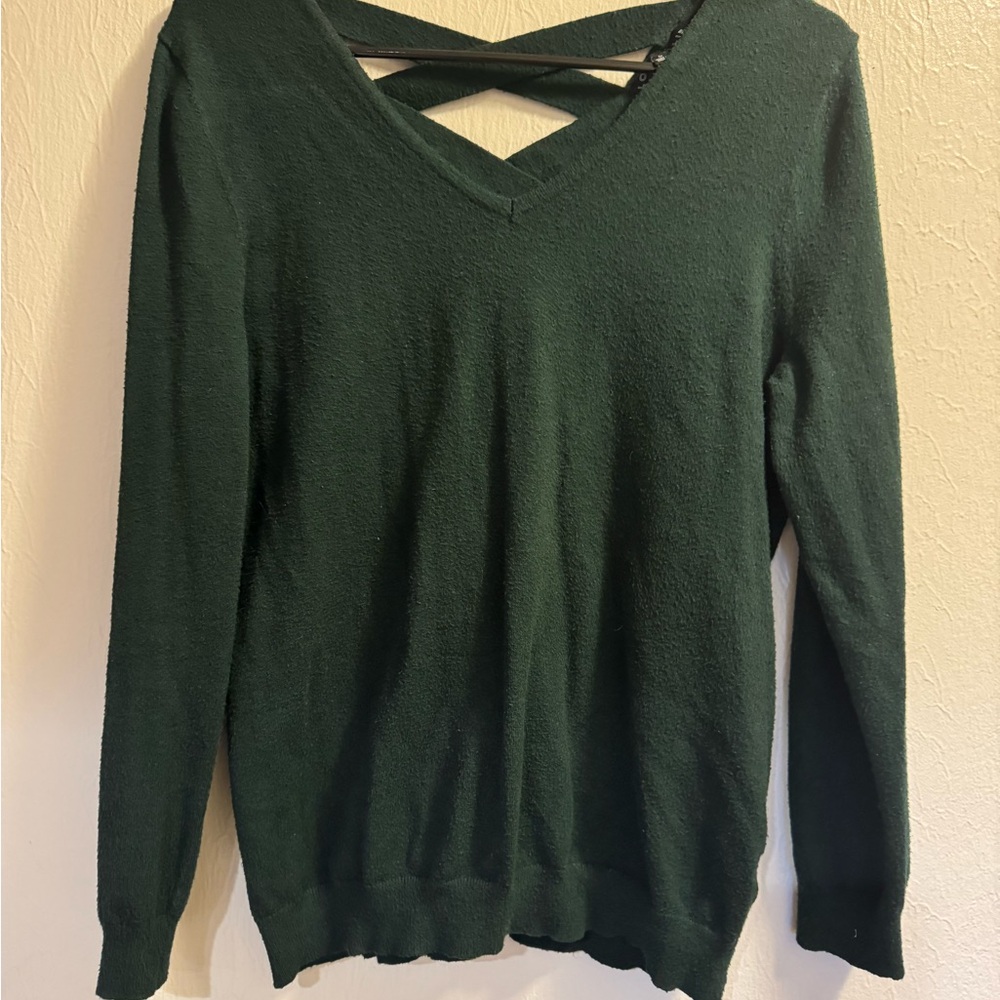 Elegant Deep Green V-Neck Sweater